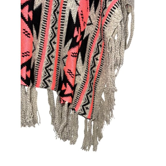 Soho Apparels S Geometric Aztec Knit Poncho With Fringe In Coral & Black - Picture 2 of 8